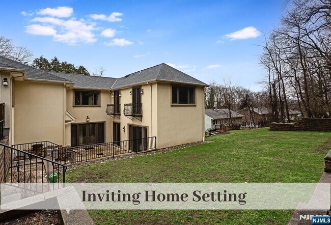 Building Photo - 230 Hillcrest Rd