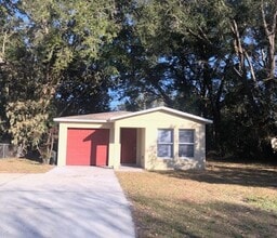Building Photo - Sanford 3 Bedroom/1.5 Bath with single garage