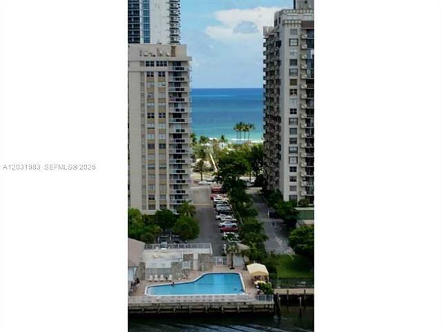 Building Photo - 100 Golden Isles Dr