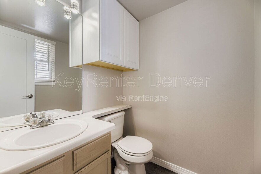 Building Photo - 5906 S Jellison St