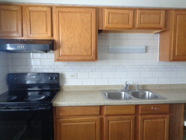 Building Photo - 1340 N Main St