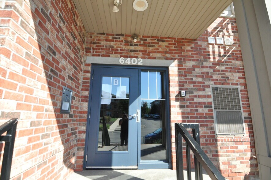 Primary Photo - 6402 Milwaukee St
