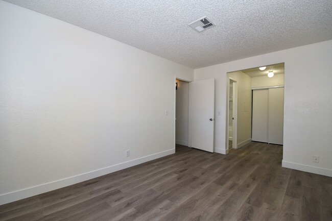 Building Photo - Charming  2 Bed 2 Bath Home at Desert Shores!