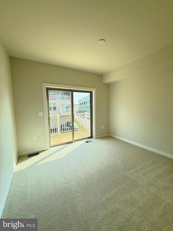 Building Photo - 8739 Plantation Ln