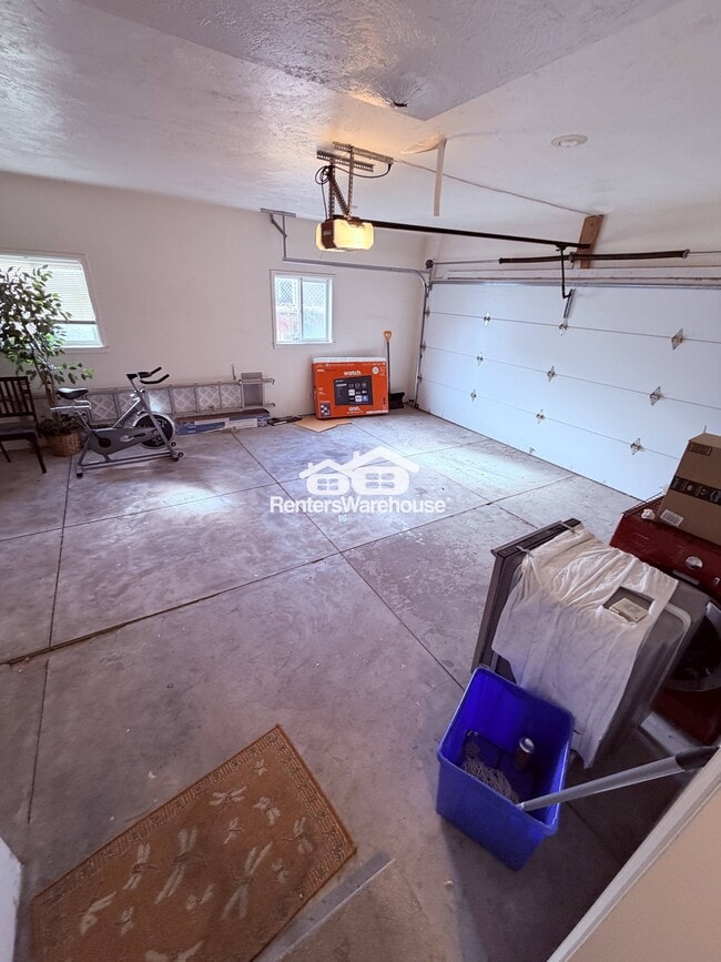 Building Photo - 2555 S 400 E