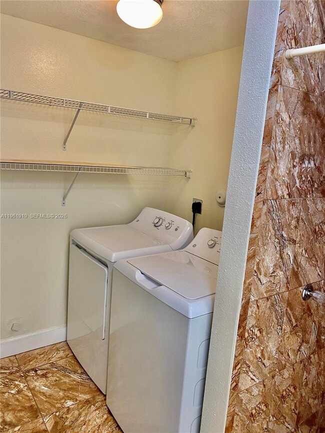 Building Photo - 11115 W Okeechobee Rd