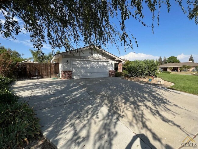 Building Photo - 7200 Bennington Way