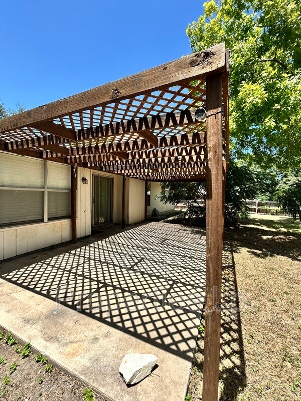 Building Photo - 6219 Sun Hollow