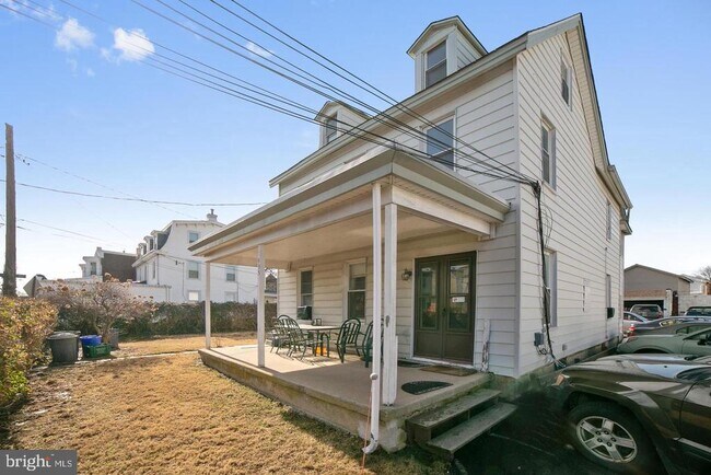 Building Photo - 435 Leedom St