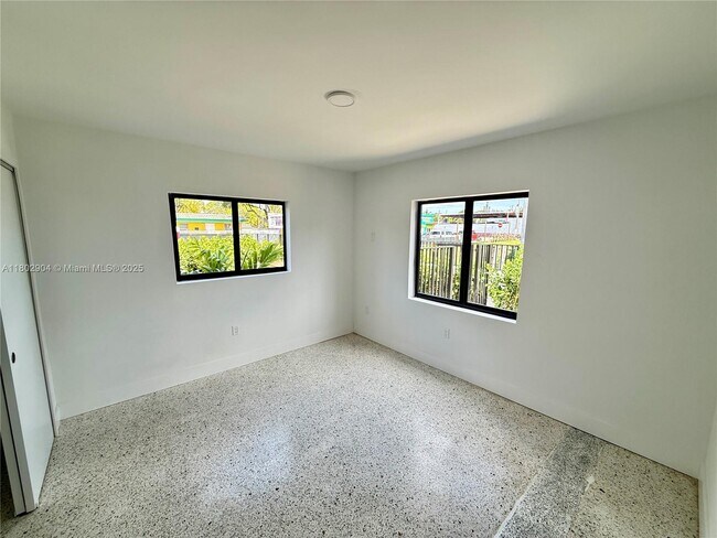 Building Photo - 180 NE 57th St