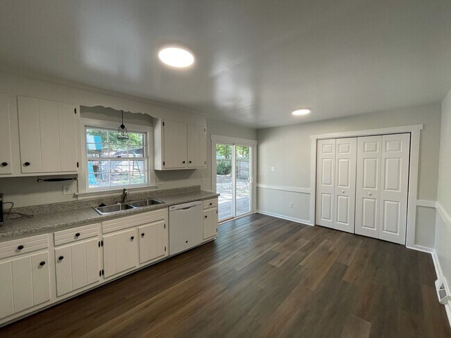 Building Photo - 115 Big Meadows Terrace