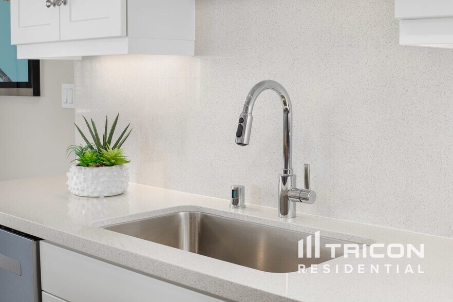 Building Photo - 24787 Ahora Ct