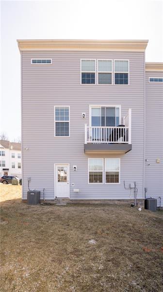 Building Photo - 108 Sweetwater Dr
