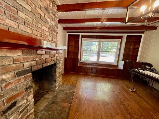 Building Photo - 21 Opal St