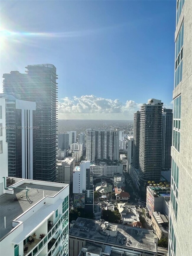 Building Photo - 950 Brickell Bay Dr