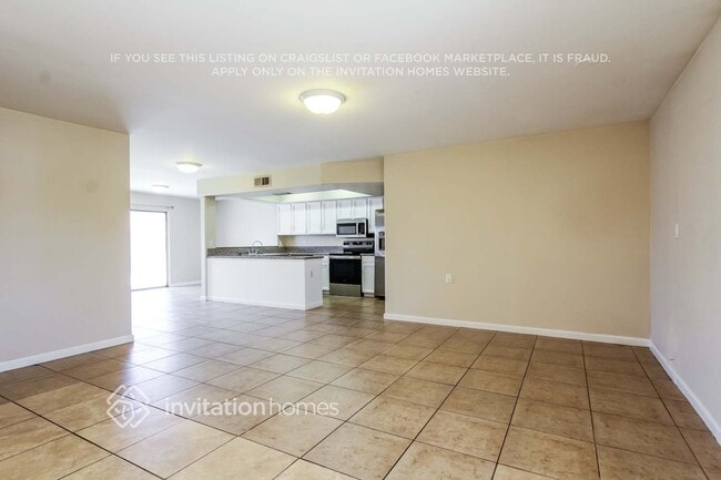 Building Photo - 7525 W MacKenzie Dr