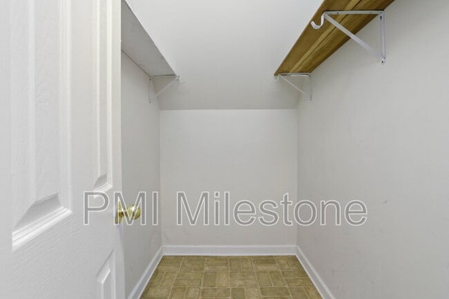 Building Photo - 721 2nd St