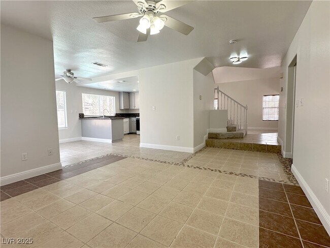 Building Photo - 7604 Cruz B
