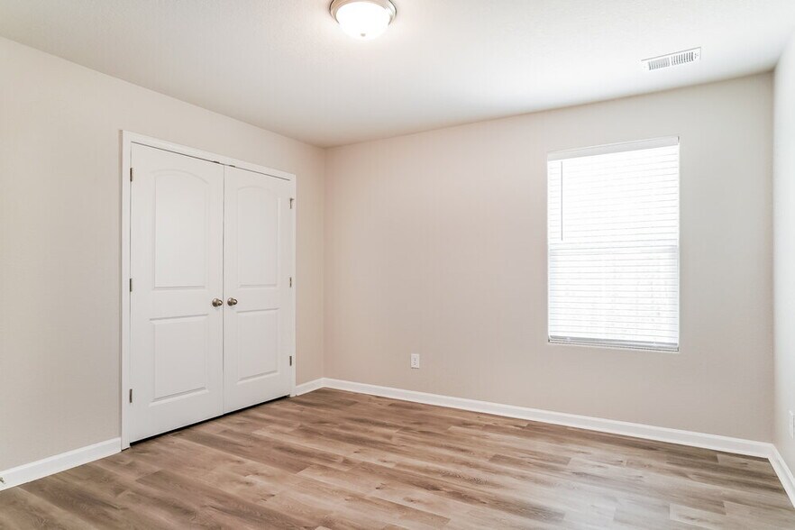 Building Photo - 301 Rustling Way