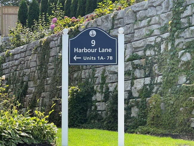 Building Photo - 9 Harbour Ln