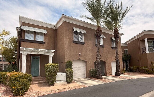Primary Photo - Amazing condominium in gated upscale neigh...