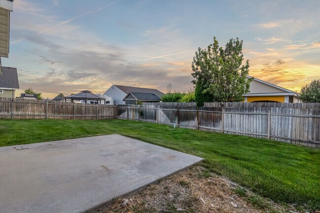 Building Photo - 3 Bedroom, 2 Bath, 2-Car Garage with Room to Park Your Toys!