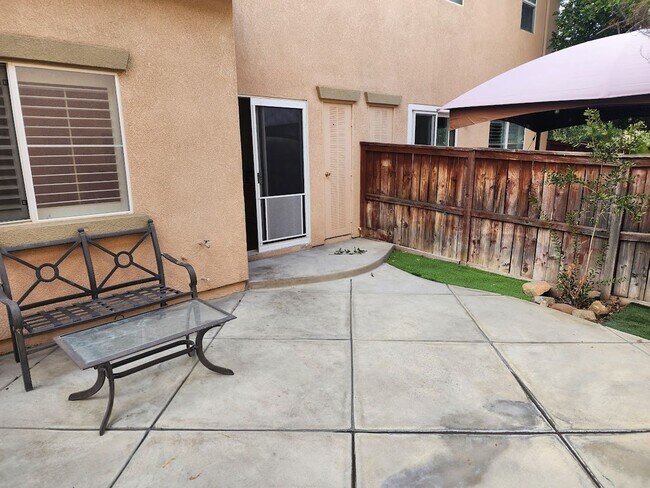 Building Photo - Murrieta 2 Bedroom Townhome + Office, Loft and 2 Car Garage