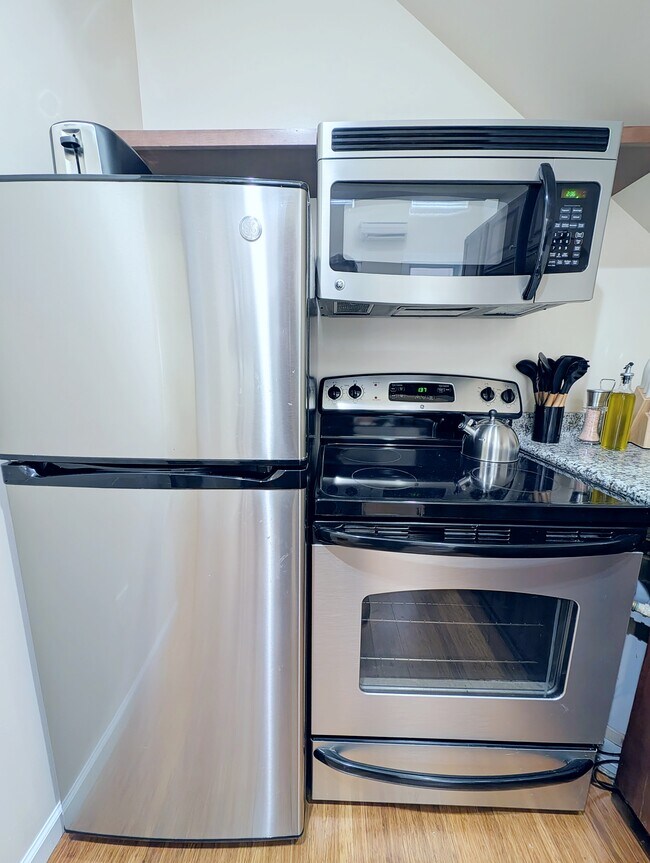 Building Photo - The Norm Appartments