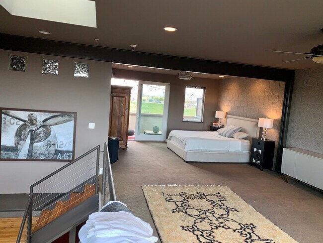 3rd Floor Master Bedroom with Loft - 11853 Bradburn Blvd