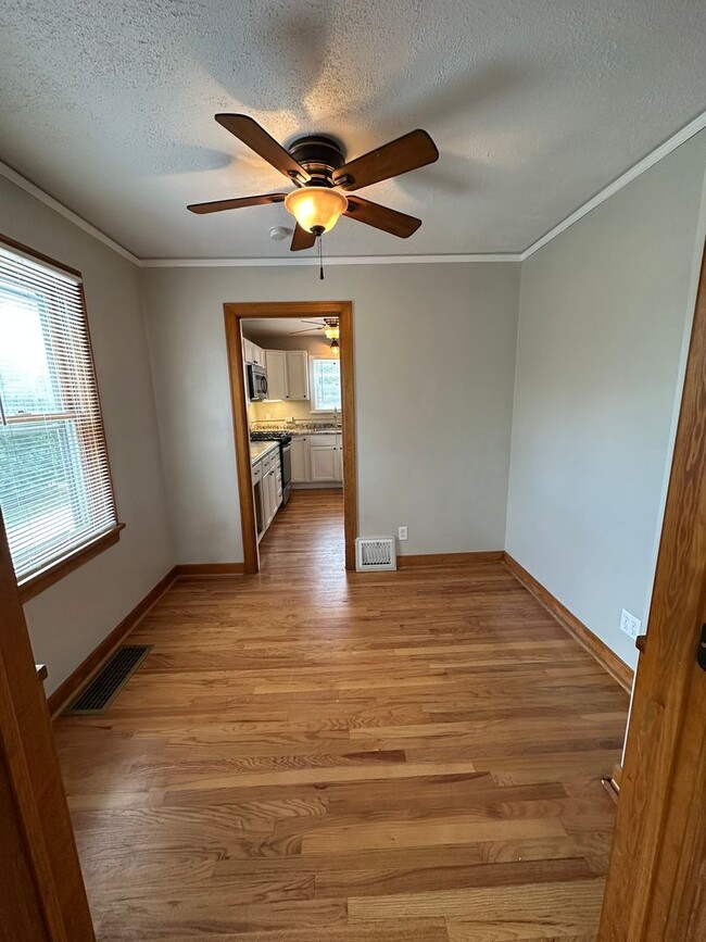 Building Photo - MOVE-IN SPECIAL! $200 OFF 1ST MONTH’S RENT WITH LEASE ON/BEFORE AUG 1ST!