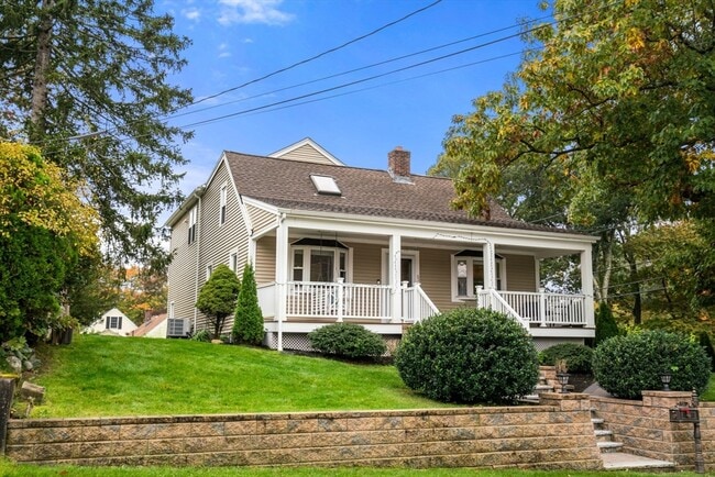 Building Photo - 63 Pine St