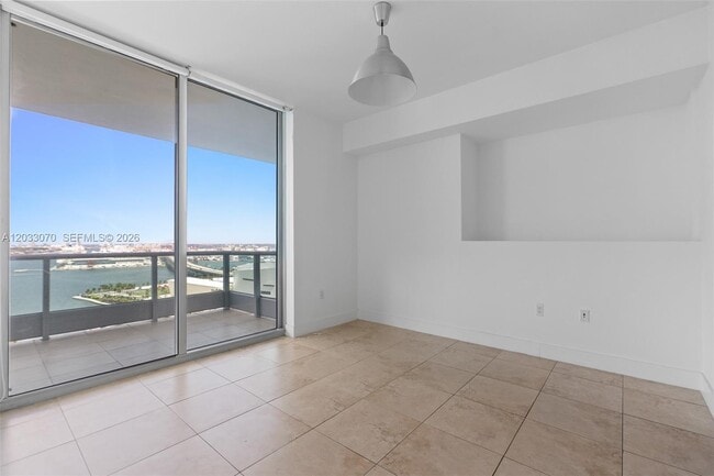 Building Photo - 900 Biscayne Blvd