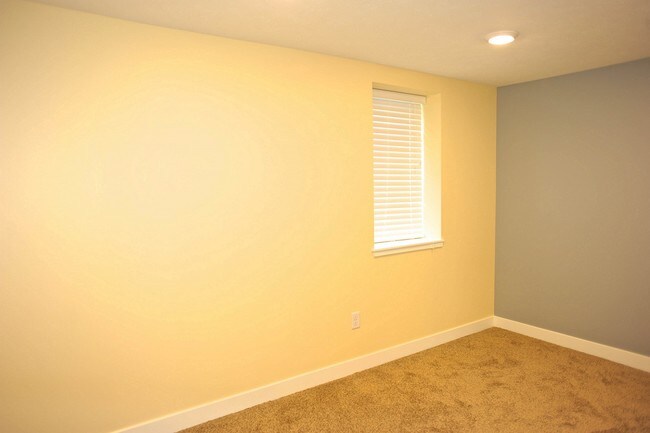 Building Photo - 1213 Lake Michigan Dr NW