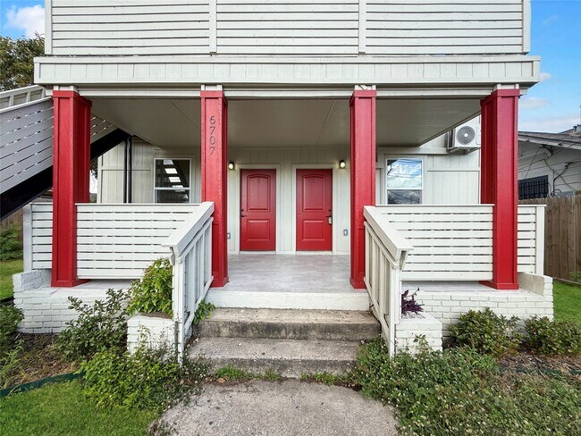 Building Photo - 6707 Avenue F