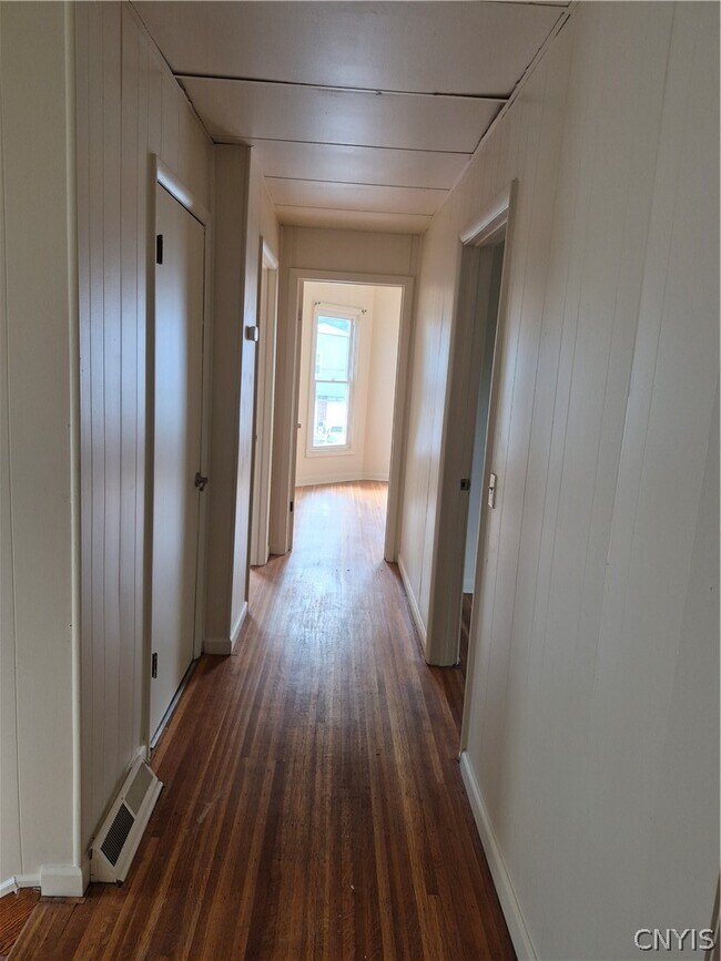 Building Photo - 406 Laforte Ave