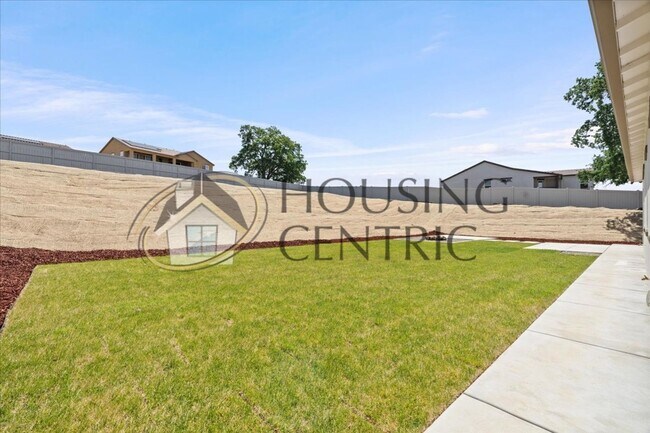 Building Photo - Modern & Elegant Living in Emerald Peak, E...
