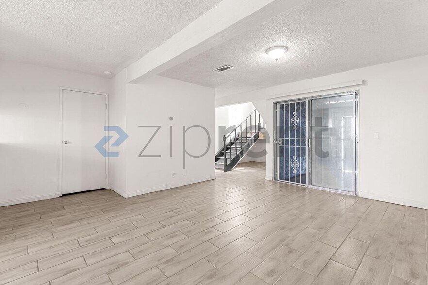 Building Photo - Unit 33