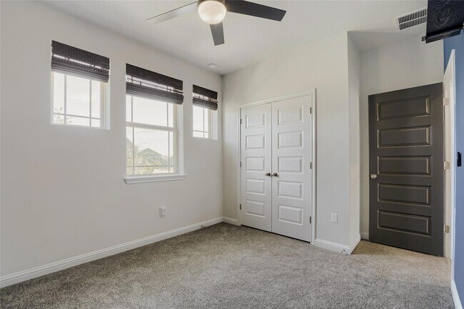 Building Photo - 8306 Mandela Bend
