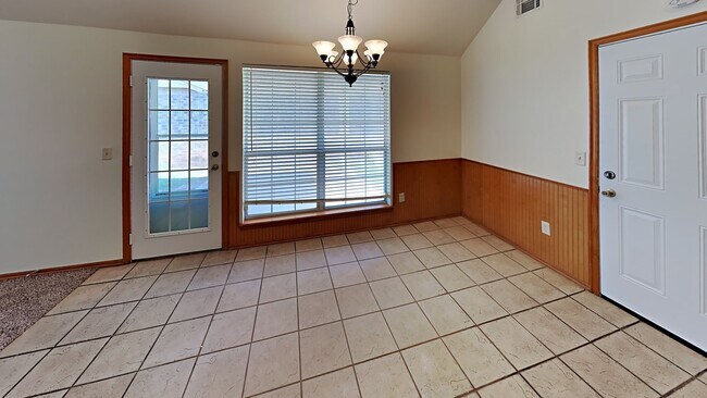 Building Photo - Beautiful 3 Bedroom 3 Bath Home - Moore Sc...