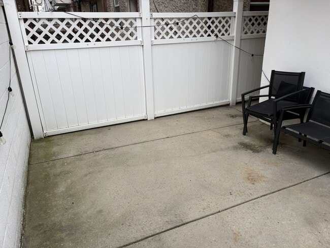 Building Photo - 1410 W Ritner St