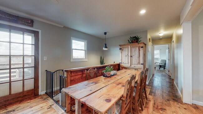 Building Photo - Stunning home situated on over 1 acre in North Thompson’s Station!