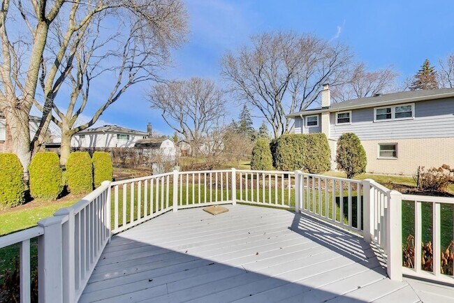 Building Photo - 2616 N Dryden Pl