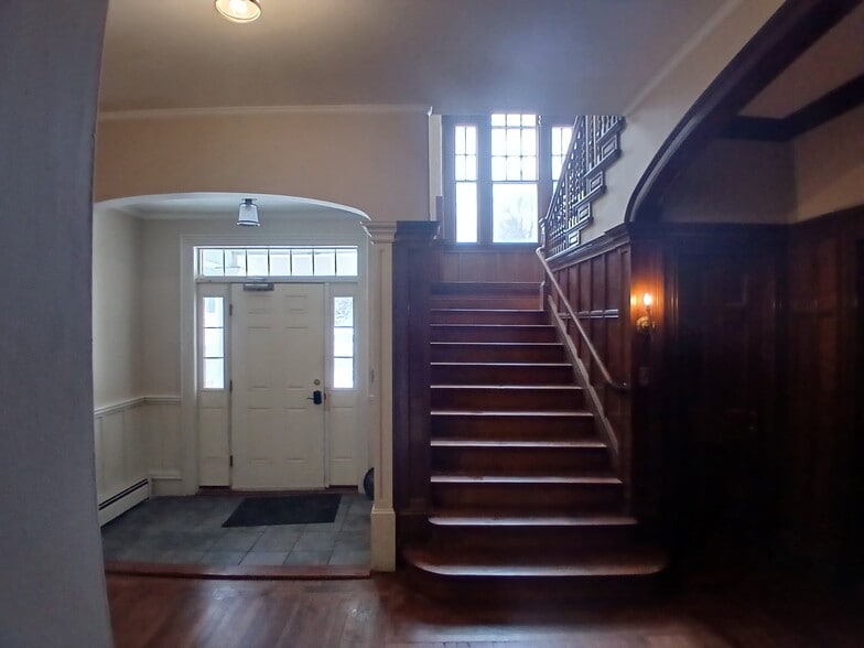 Building Photo - 95 Summer St