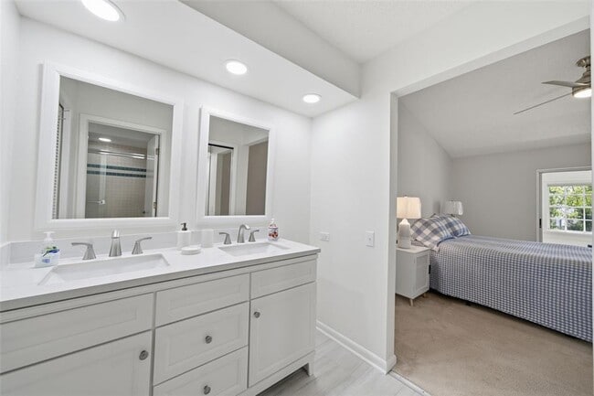 Building Photo - 50 Pelican Pl