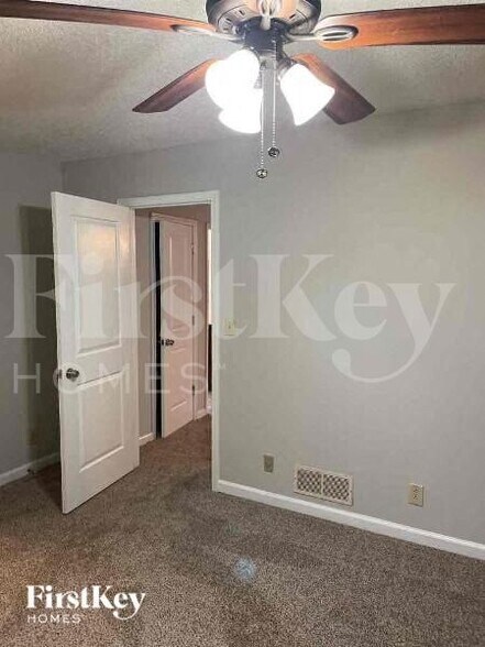 Building Photo - 4430 Lost Mountain Dr