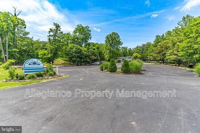 Building Photo - 6301 Edsall Rd