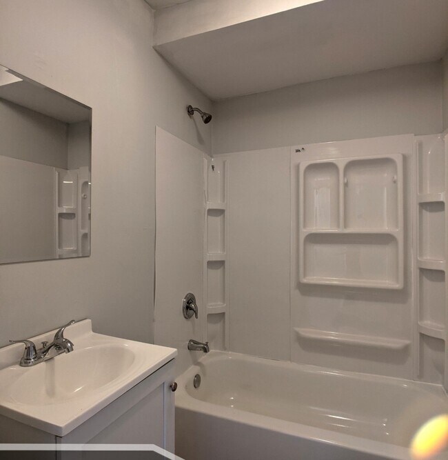 Building Photo - 3544 N Halsted St