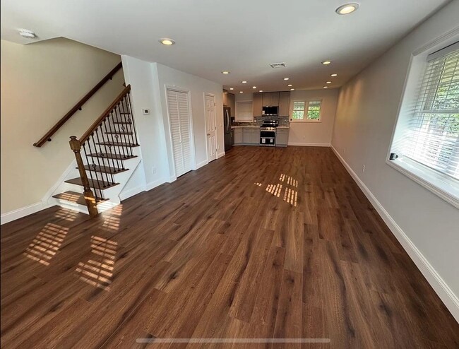 Primary Photo - 79 Towers St