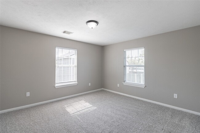 Building Photo - 725 10th St