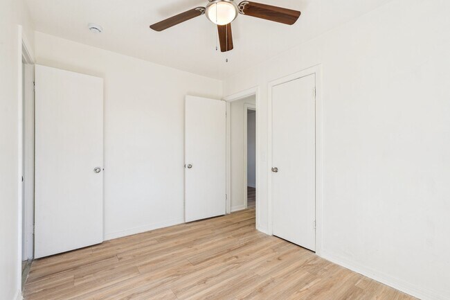 Building Photo - 1412 NE 38th St